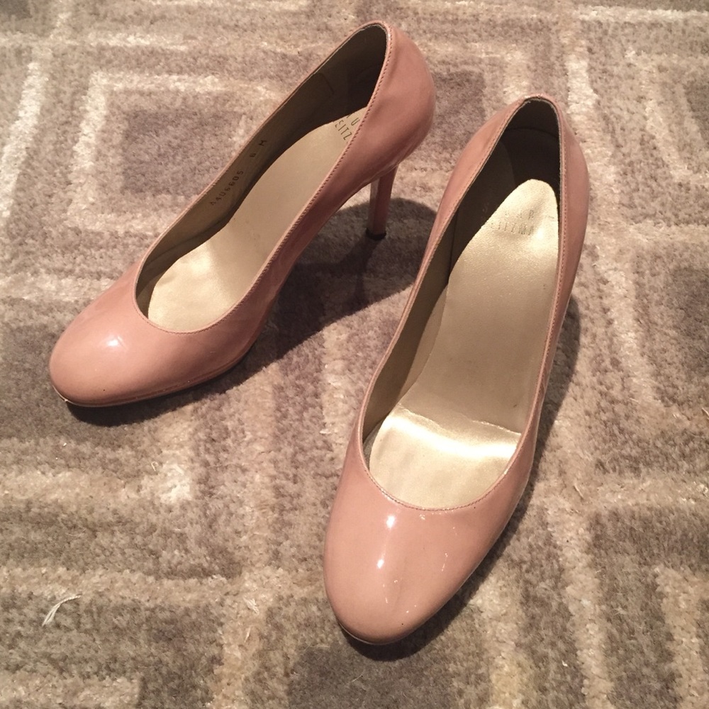 Stuart Weitzman PLATSWOON Pump (size 6)